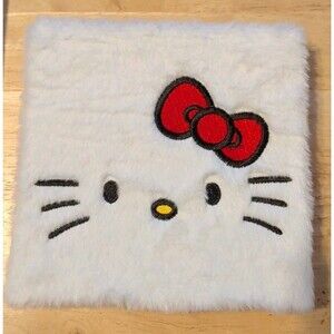 Hello Kitty Gift Box With 2 Fuzzy Socks Pairs Womens Size 4-10 NEW